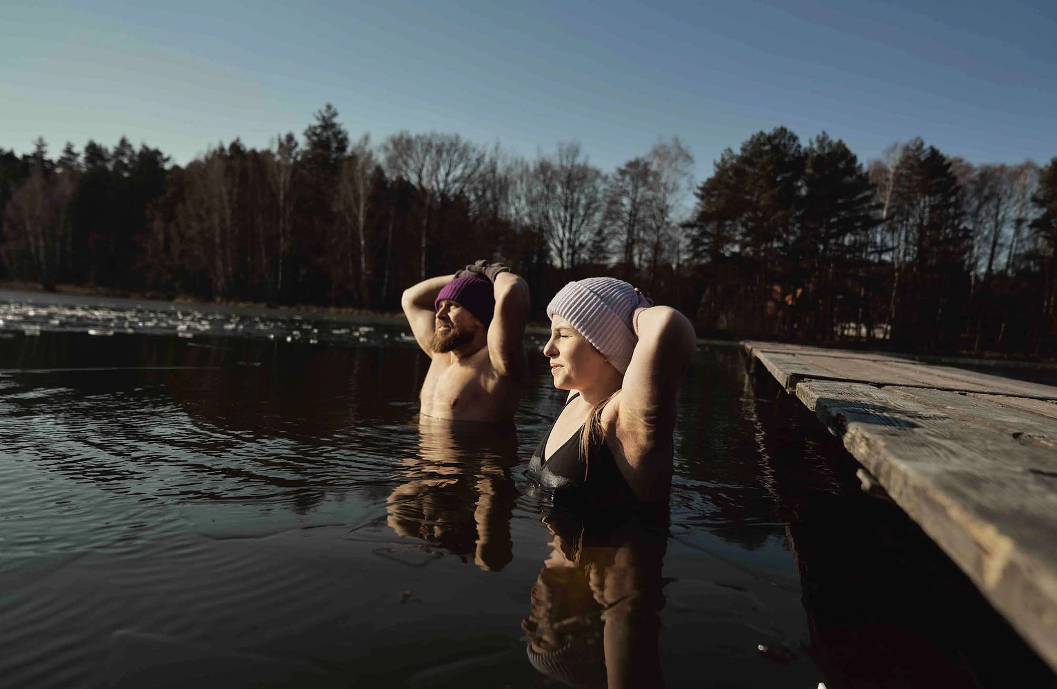 Image média: (N-Booster)  Un spot pour la baignade hivernale en lien avec le café-bain des Jeunes-Rives